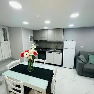House Nancy Naples